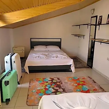 Woodengate 3* Φετιγιέ